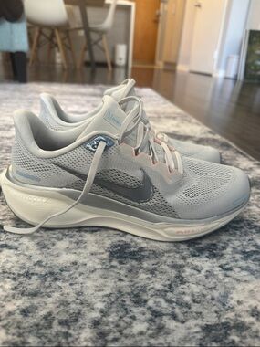 Brand New - Nike Air Zoom Pegasus 41 Running Shoes, Size 8.5 women's / EU 40
